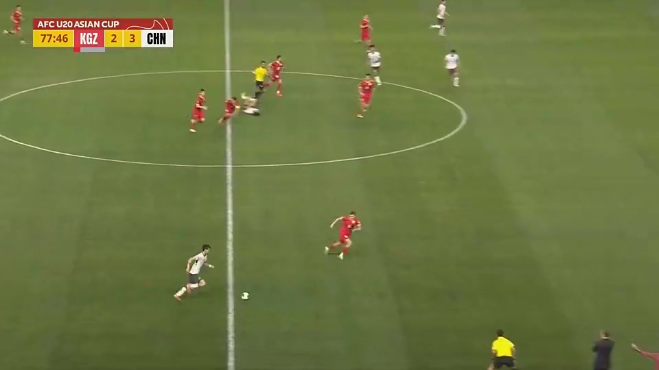 王钰栋国家队最残暴一刻王钰栋外道蛮不讲理超车