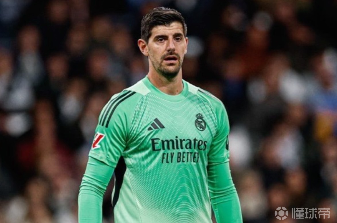 记者：库尔图瓦伤情比预期严重，很难赶上皇马与拜仁的次回合