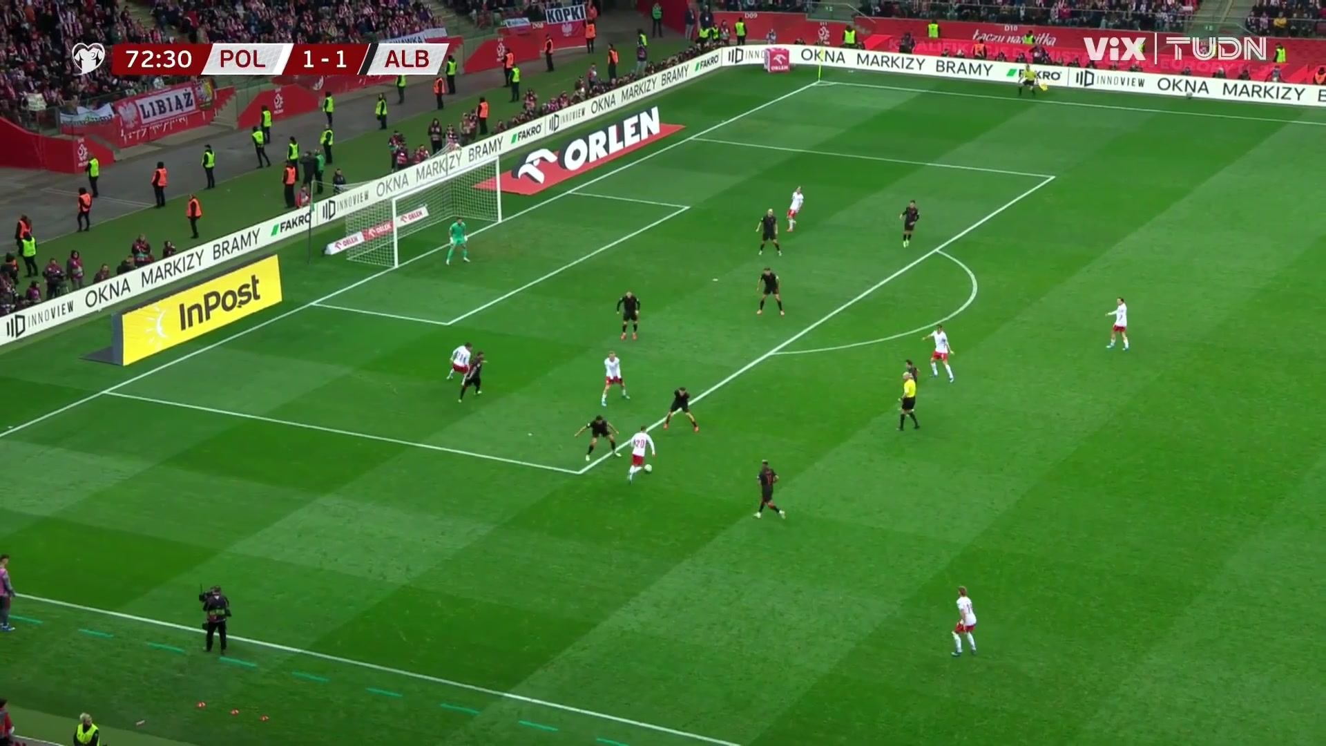 宛如炮弹泽林斯基超远距离世界波波兰2-1阿尔巴尼亚进决赛