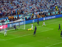 英联杯：纽卡斯尔联近期状态不俗，布伦特福德客战能力不堪